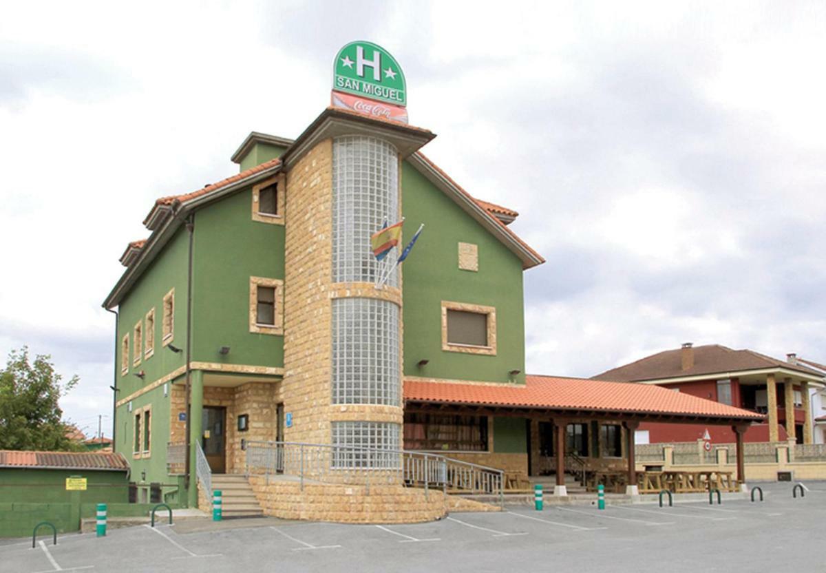 Hotel San Miguel De La Barreda Siero Exteriér fotografie